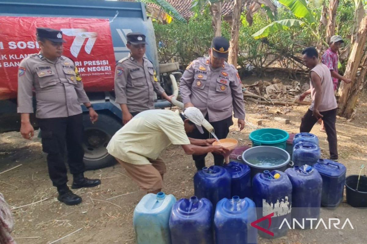 Polres Bangkalan distribusikan bantuan air bersih