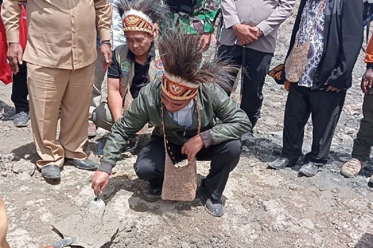 Gudang logistik di Sinak Kabupaten Puncak mulai dibangun