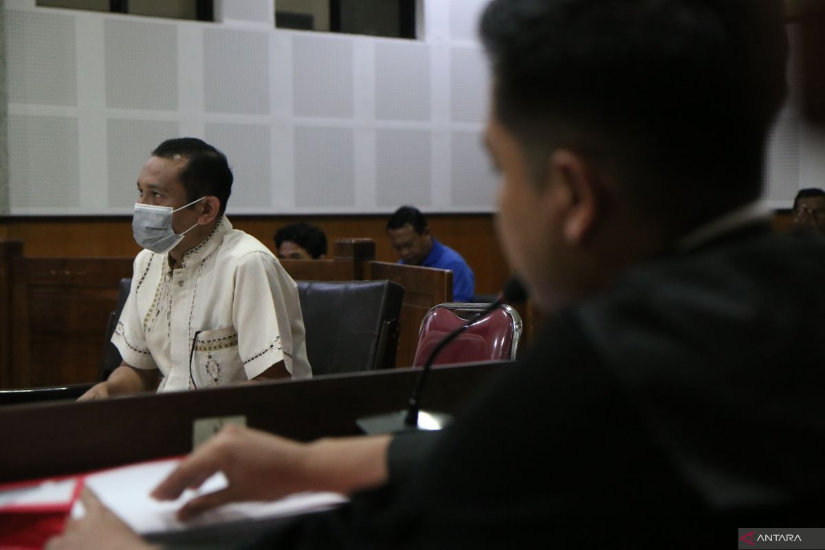 Hakim Tipikor Mataram menunda sidang tuntutan perkara gratifikasi jaksa