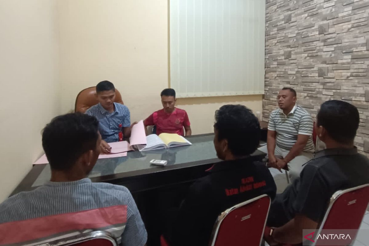 Penyidik menyerahkan tersangka korupsi pajak Setwan Lombok Timur ke JPU