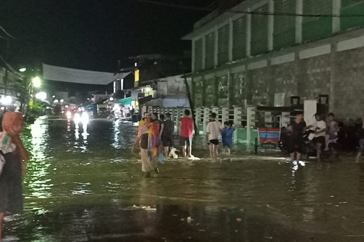 Banjir di beberapa wilayah Kota Gunungsitoli surut