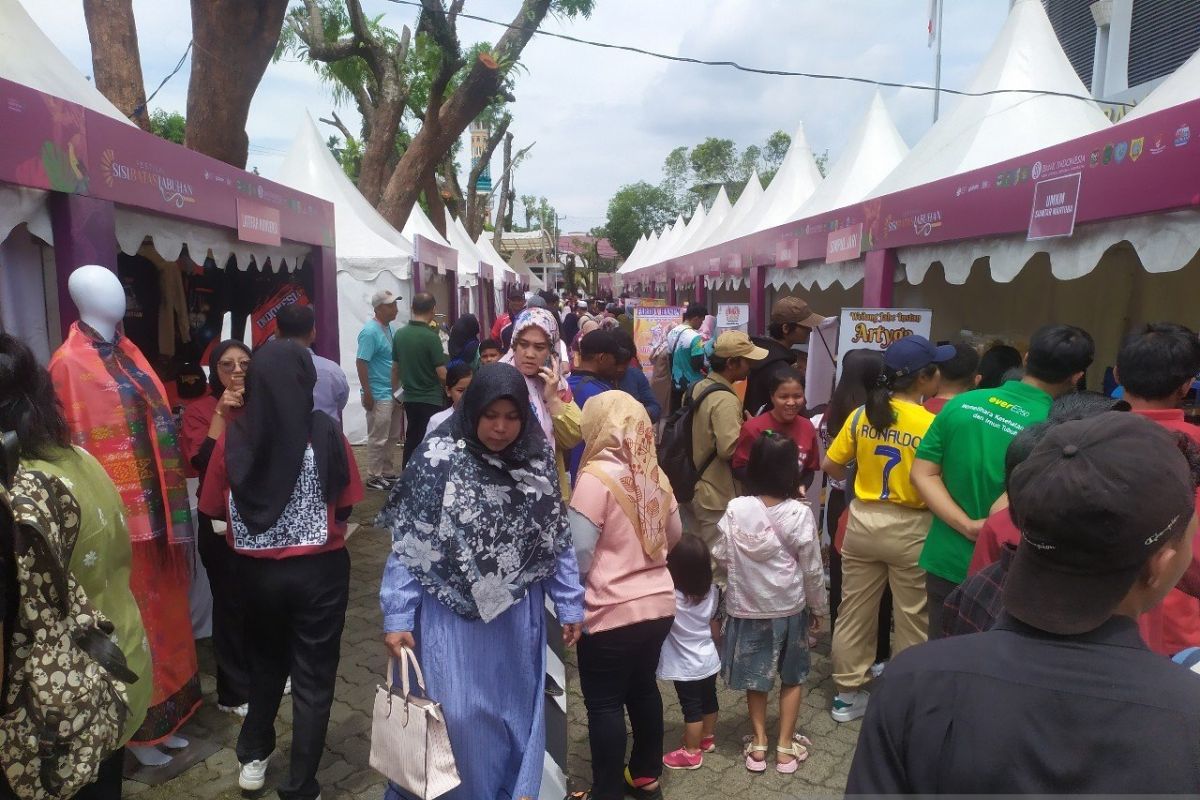 Festival Sisibataslabuhan BI Pematang Siantar ditandai scanning telapak tangan