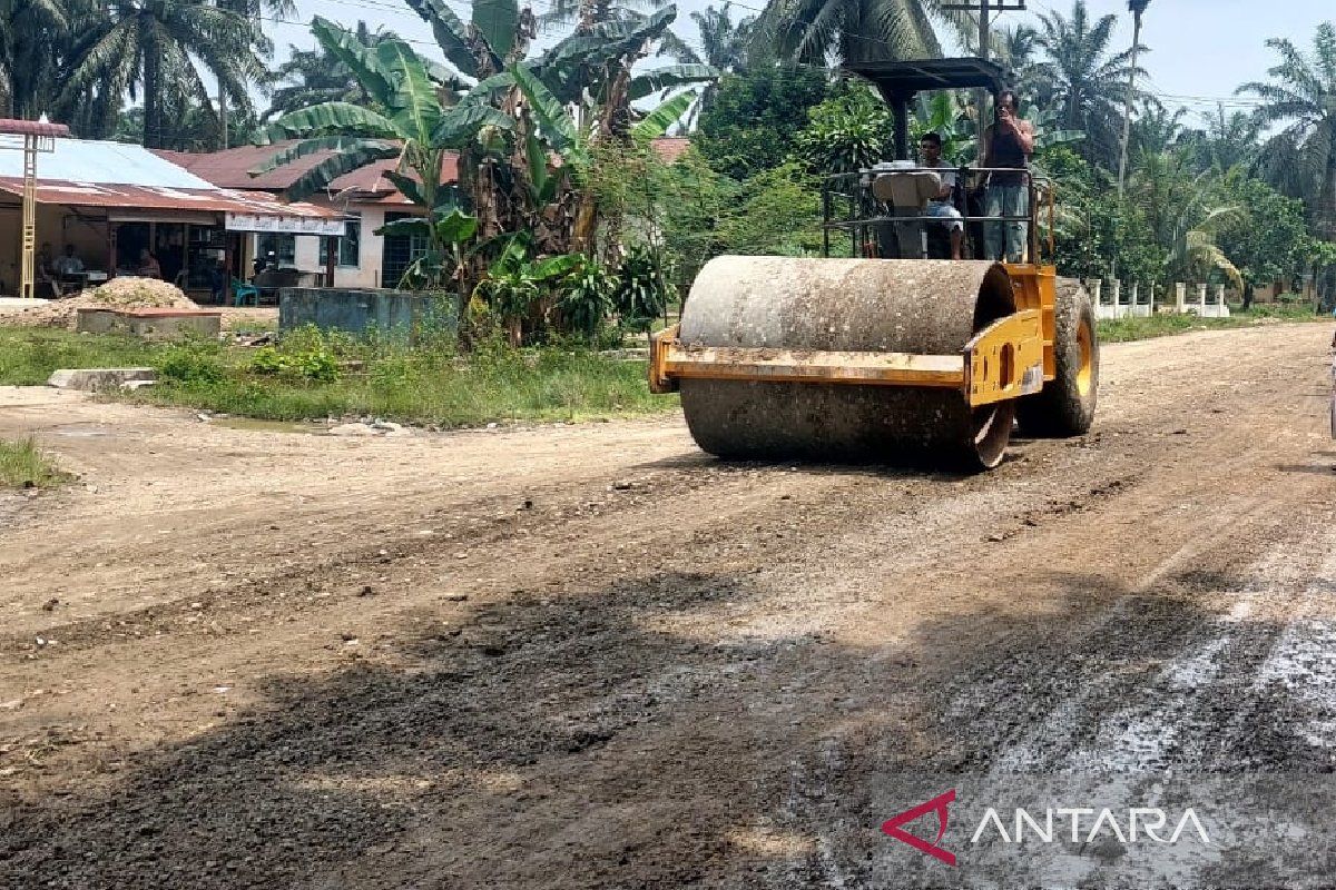 PTPN 4 Sosa perbaiki akses jalan sepanjang tiga kilo meter untuk masyarakat
