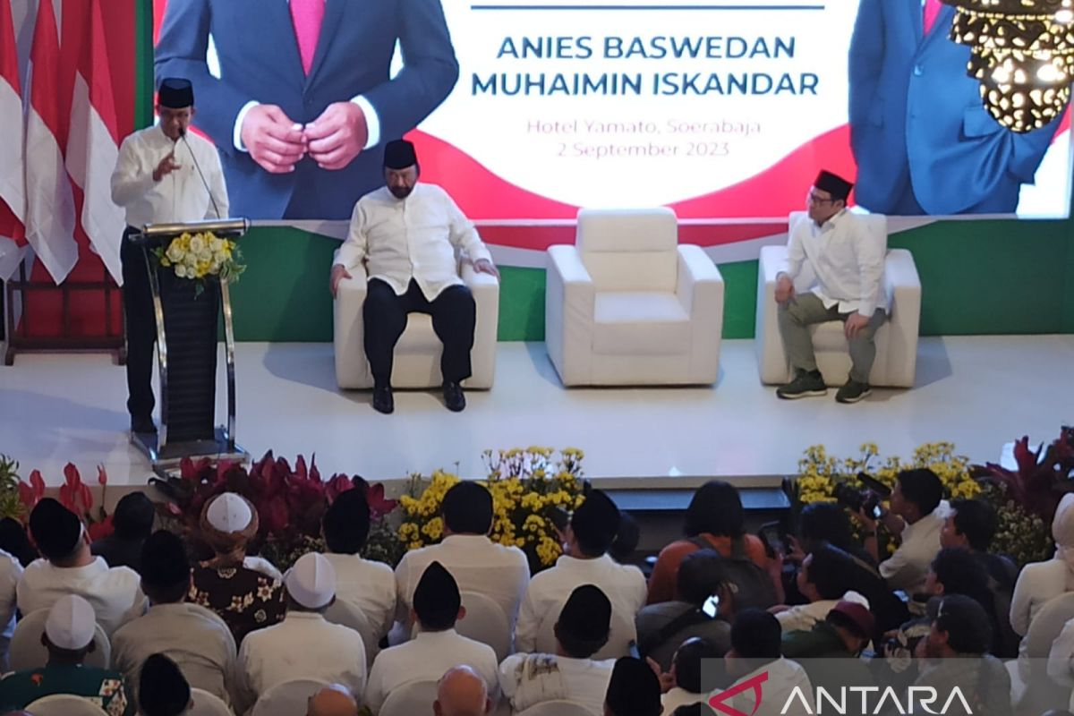 Anies-Muhaimin dan Surya Paloh berdiri sepanggung saat deklarasi