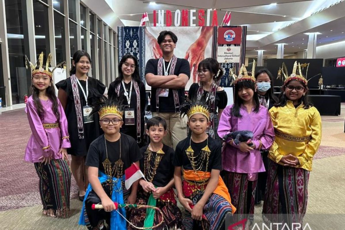 Sekolah Interkultural Mentari Jakarta kembali juara umum World Scholar's Cup di Bangkok