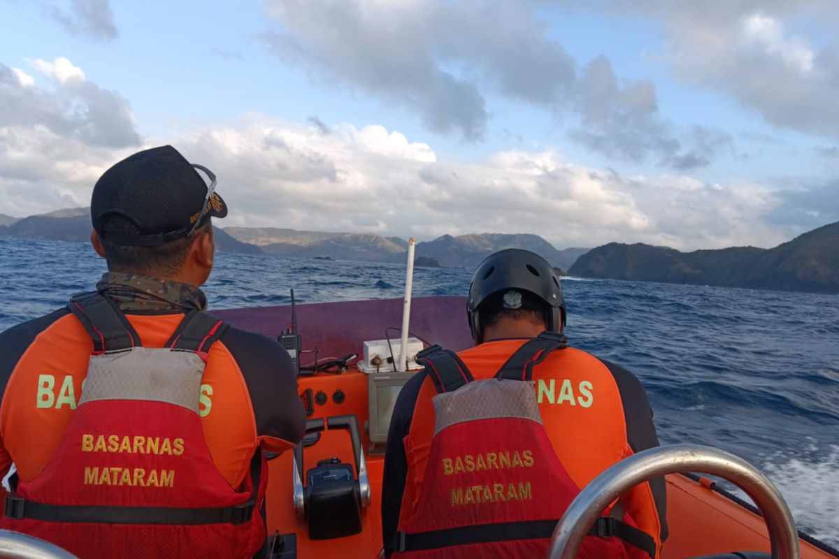 Tim SAR Mataram menghentikan pencarian pemancing hilang di Pantai Teunting