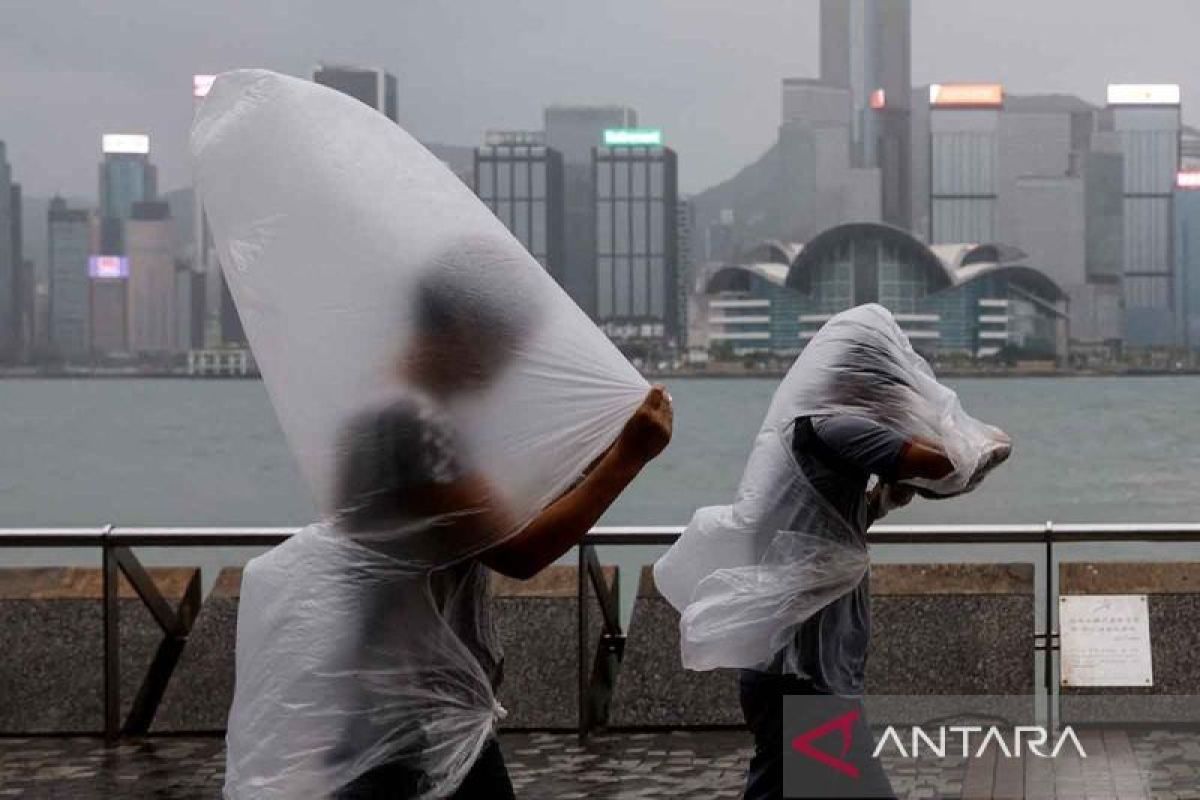 Topan Saola hantam Guangdong, China Selatan setelah Hong Kong, Macau