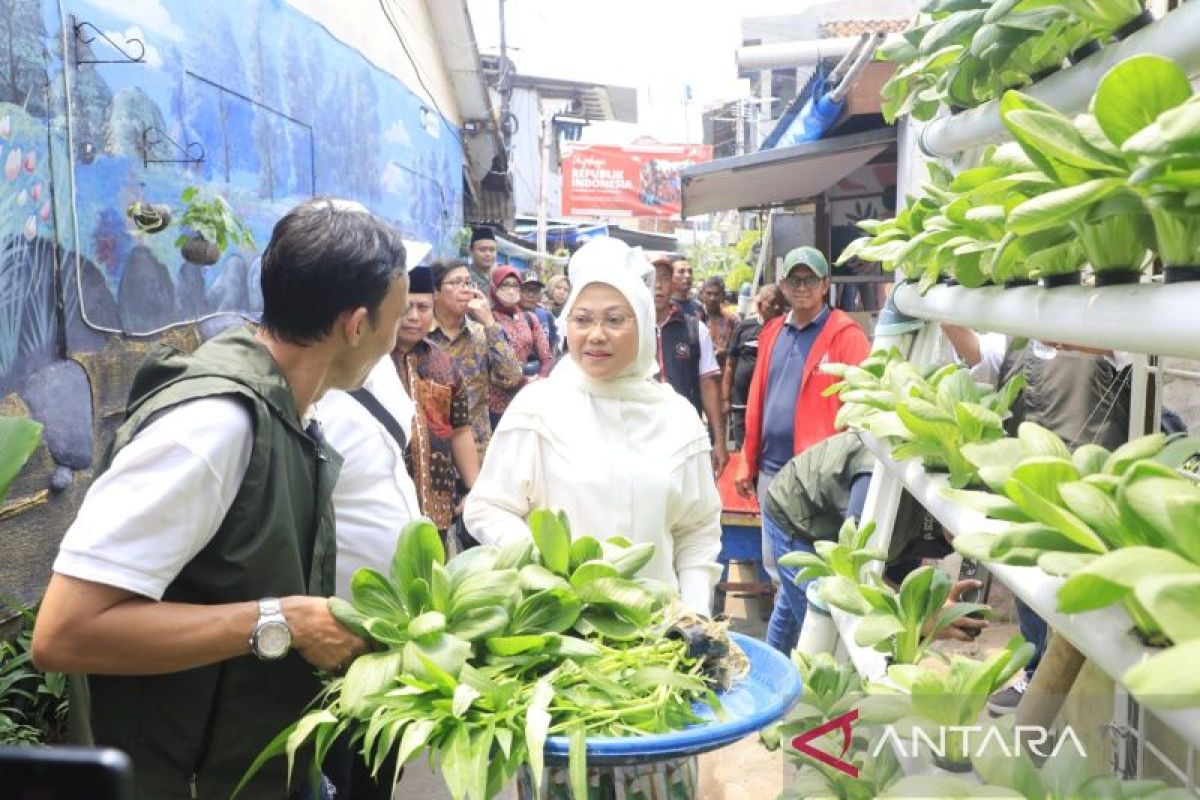 Menaker tinjau sentra Pelatihan Berbasis Kompetensi di Jakarta