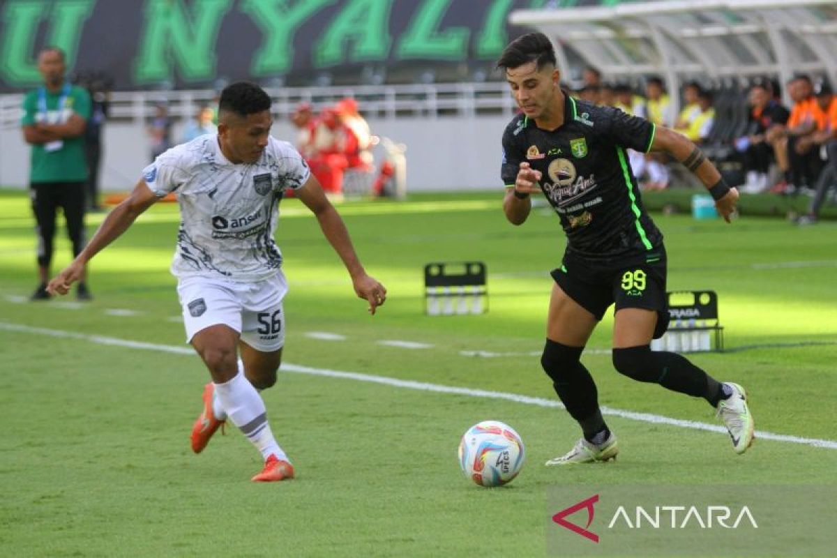 Liga 1: Persebaya ke papan atas usai bekuk Borneo FC 2-1