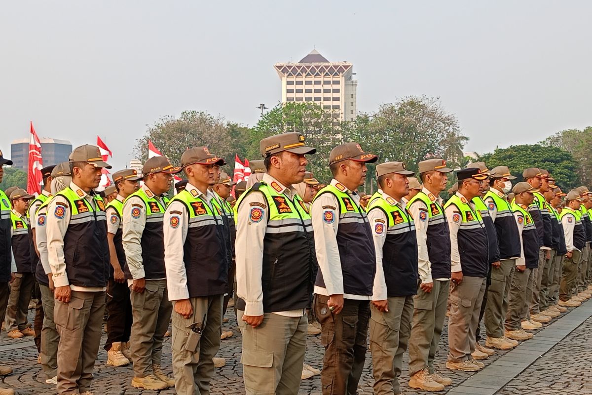 Satpol PP DKI membagi tugas dalam rangka pengamanan KTT ke-43 ASEAN