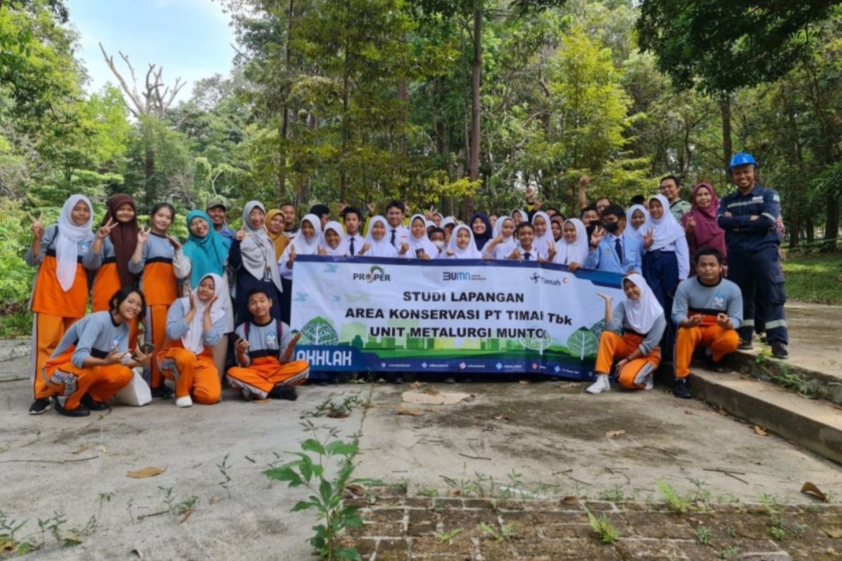 Kader Adiwiyata Bangka Barat Kunjungi ke Hutan Kota Unit Metalurgi Mentok PT Timah Tbk, Mengenal Hutan Konservasi
