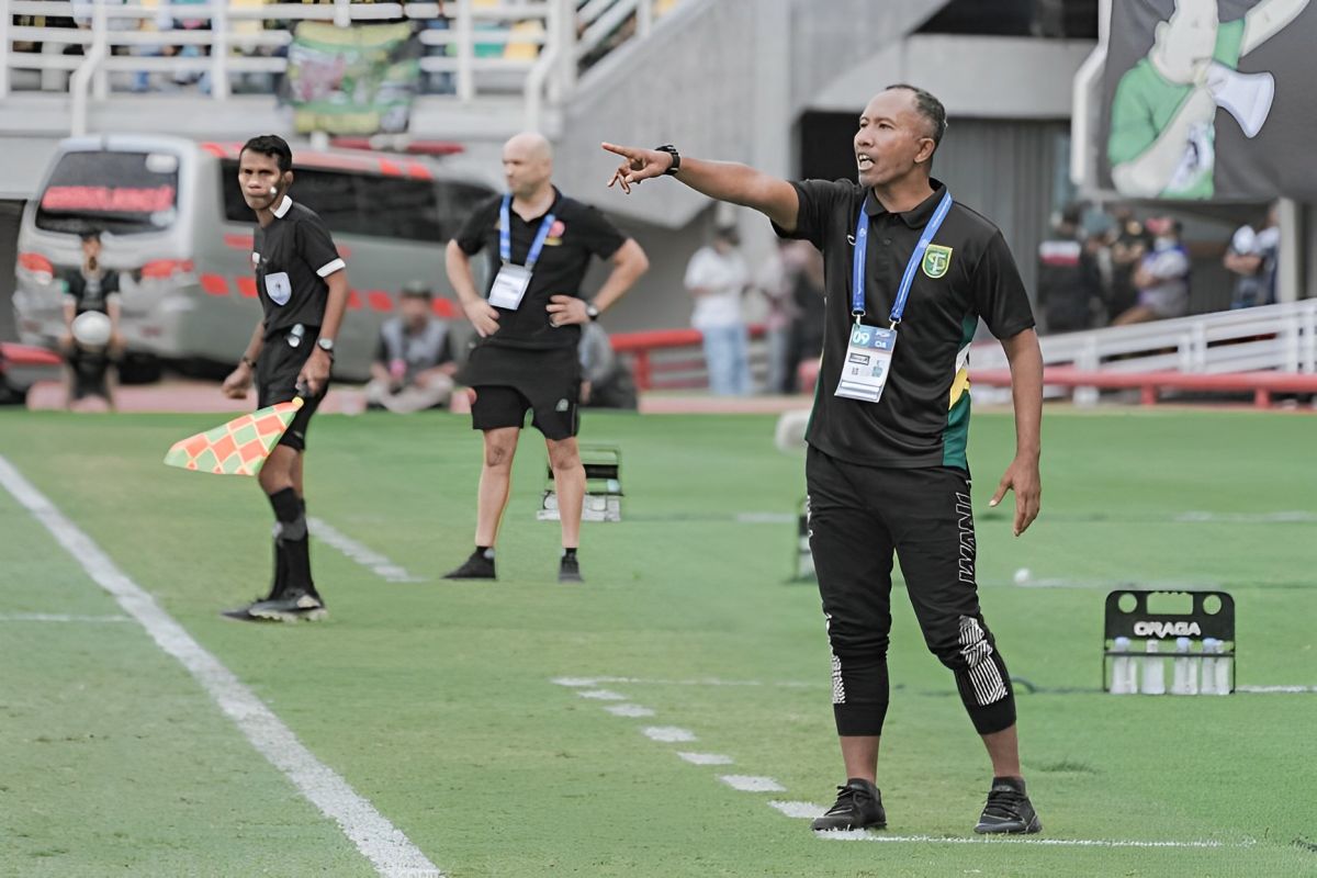 Liga 1: Uston yakin pelatih baru Persebaya lanjutkan tren positif