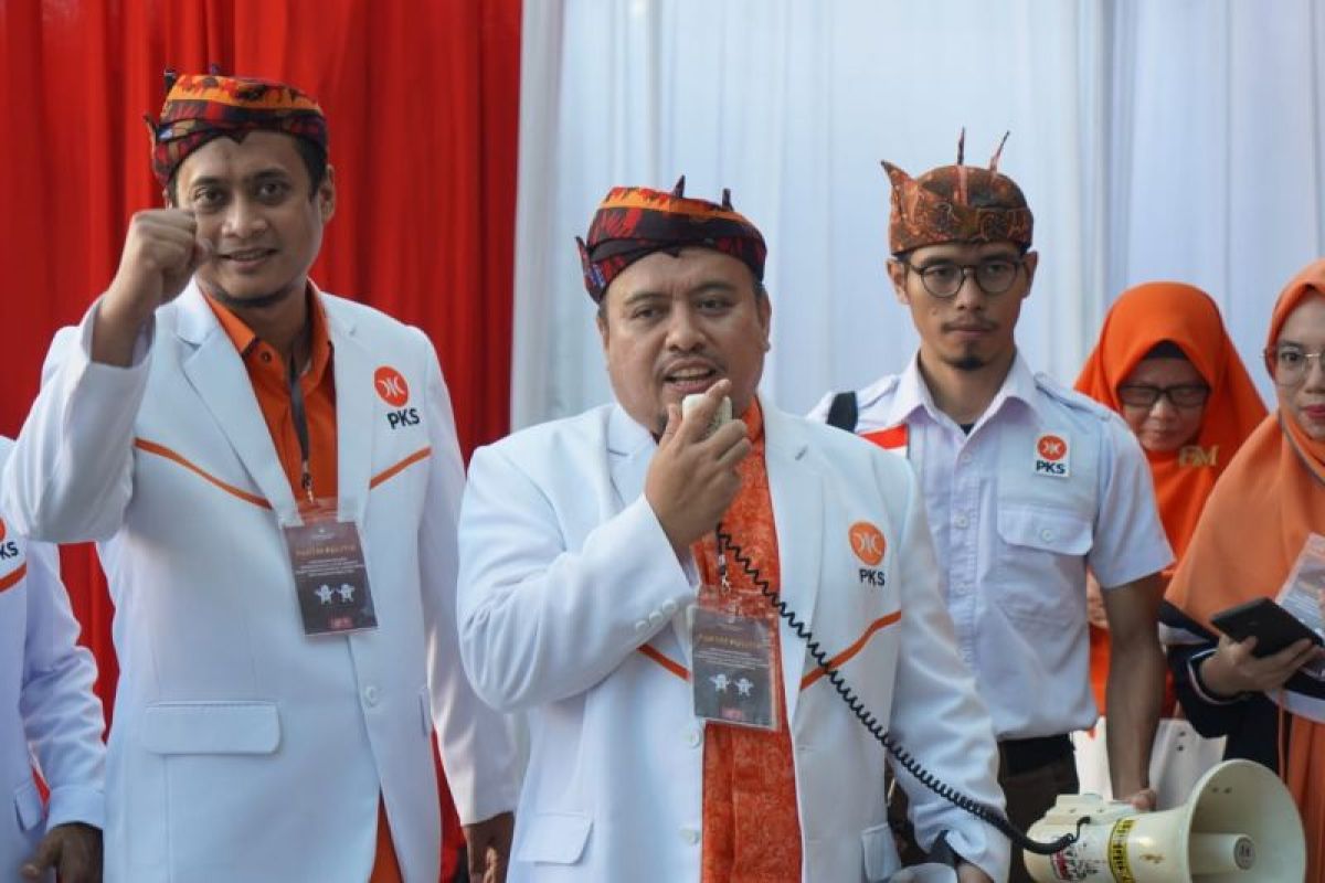 PKS siap kenalkan Anies ke masyarakat Surabaya