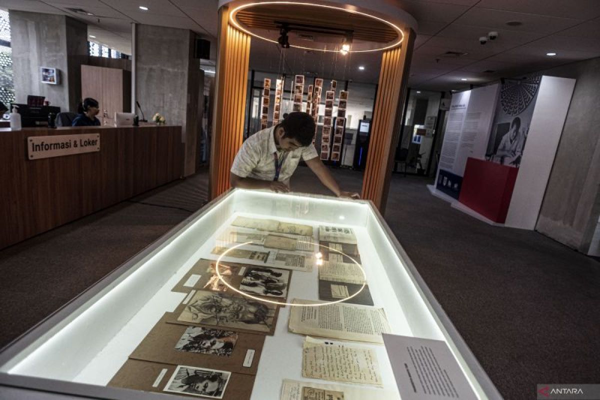 Ribuan manuskrip sastra Indonesia dipamerkan di TIM