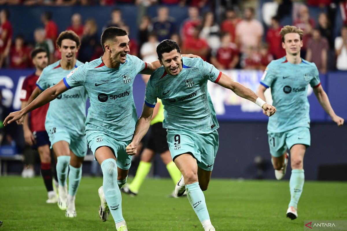 Penalti Lewandowski pastikan kemenangan 2-1 Barca atas Osasuna