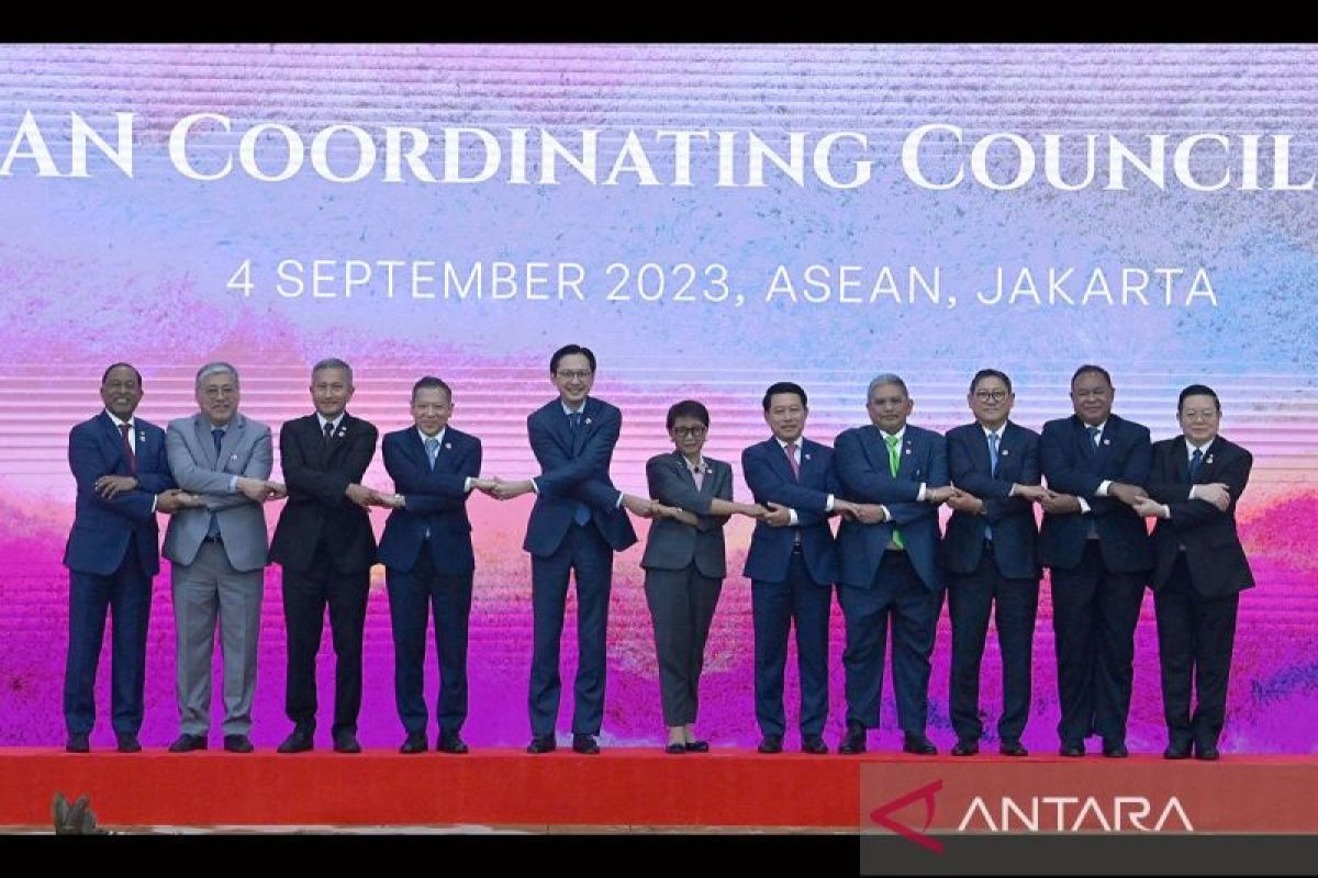Menlu: ASEAN harus siap ambil keputusan yang berani
