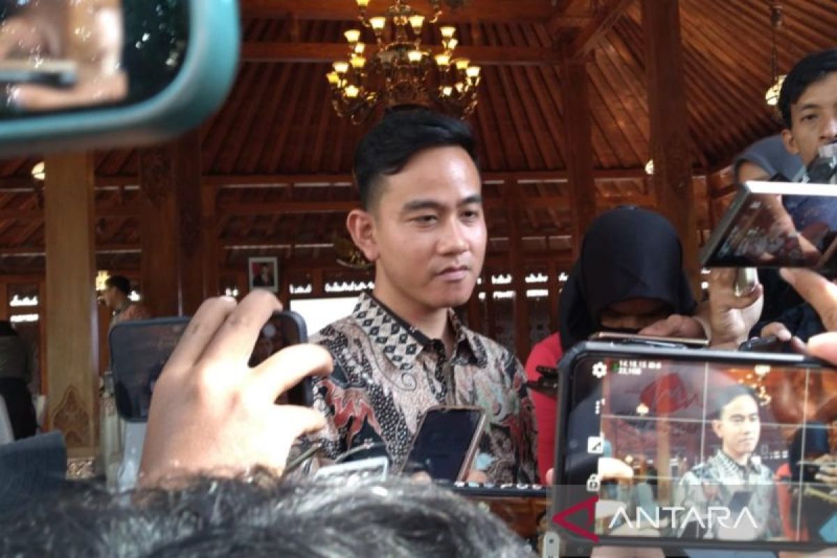 Hadiri acara perpisahan, Gibran dapat banyak pesan dari Ganjar Pranowo