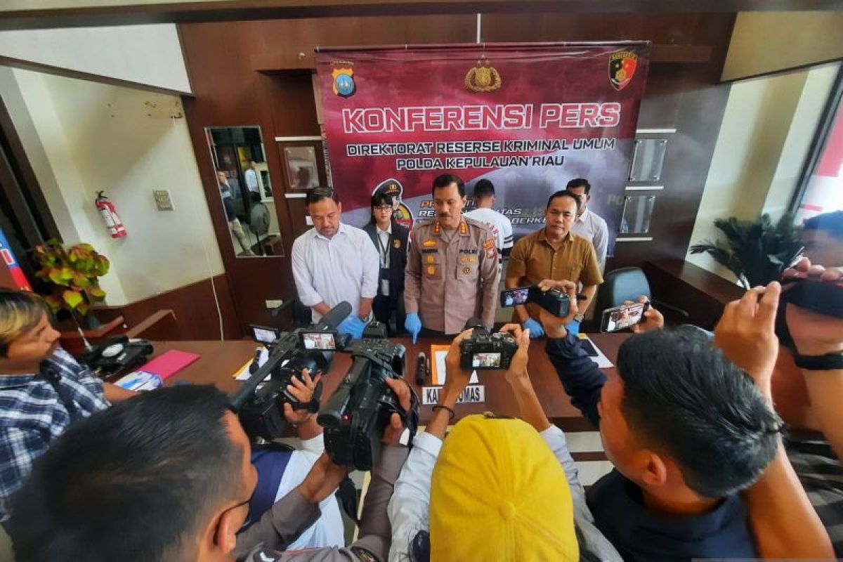 Polda Kepri tangkap tersangka perampok Rp190 juta hingga ke Bekasi