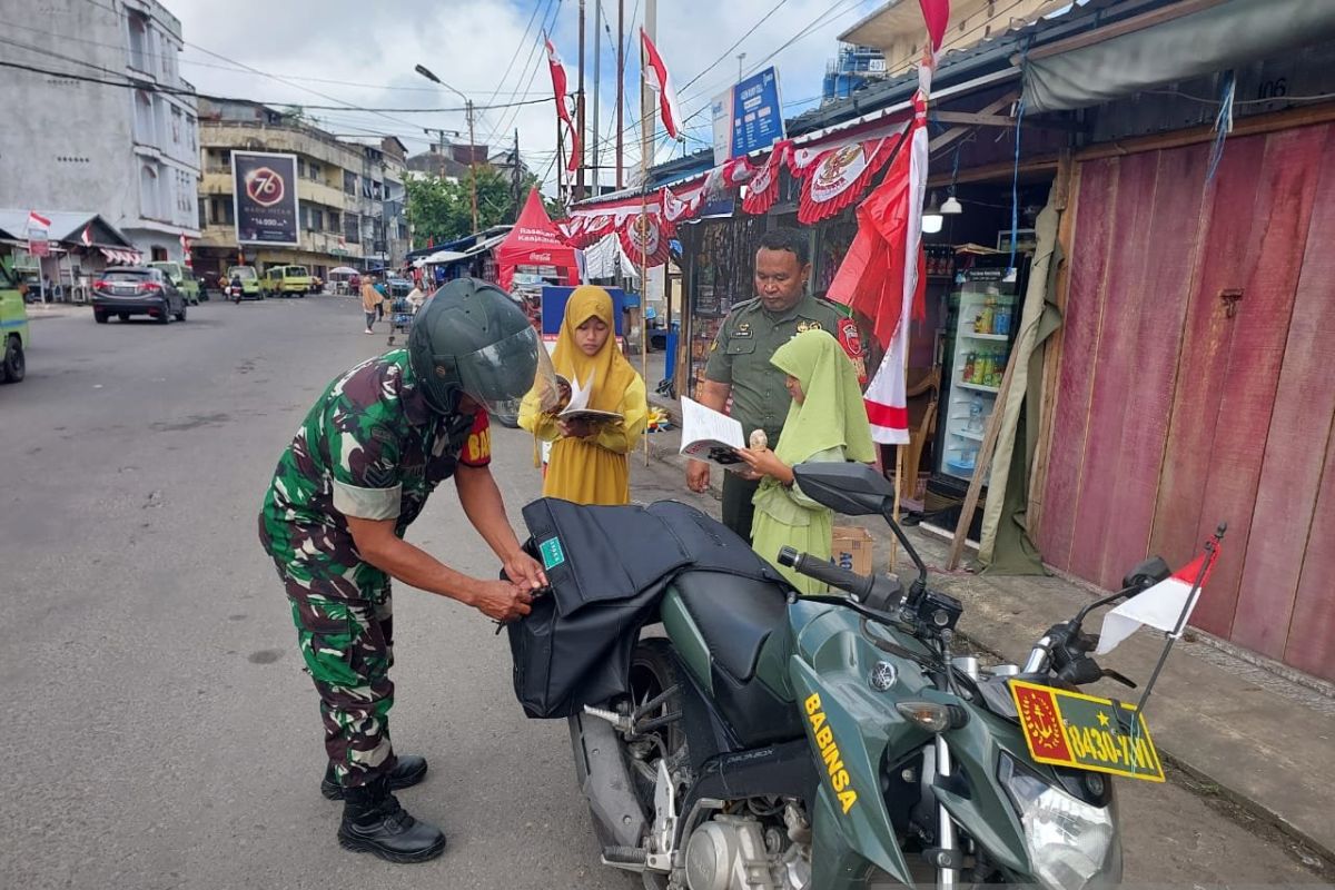 Kodim Ambon membuat taman baca keliling tingkatkan minat baca masyarakat