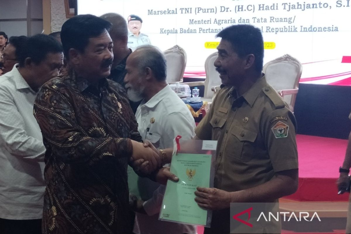 Menteri ATR minta pemberian sertifikat ke nelayan Wakatobi dilanjutkan
