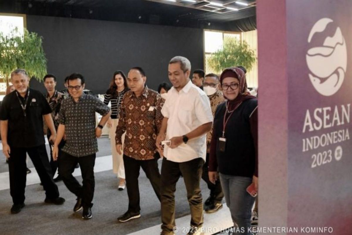 Menkominfo Budi Arie pastikan kesiapan fasilitas di media center KTT ke-43 ASEAN