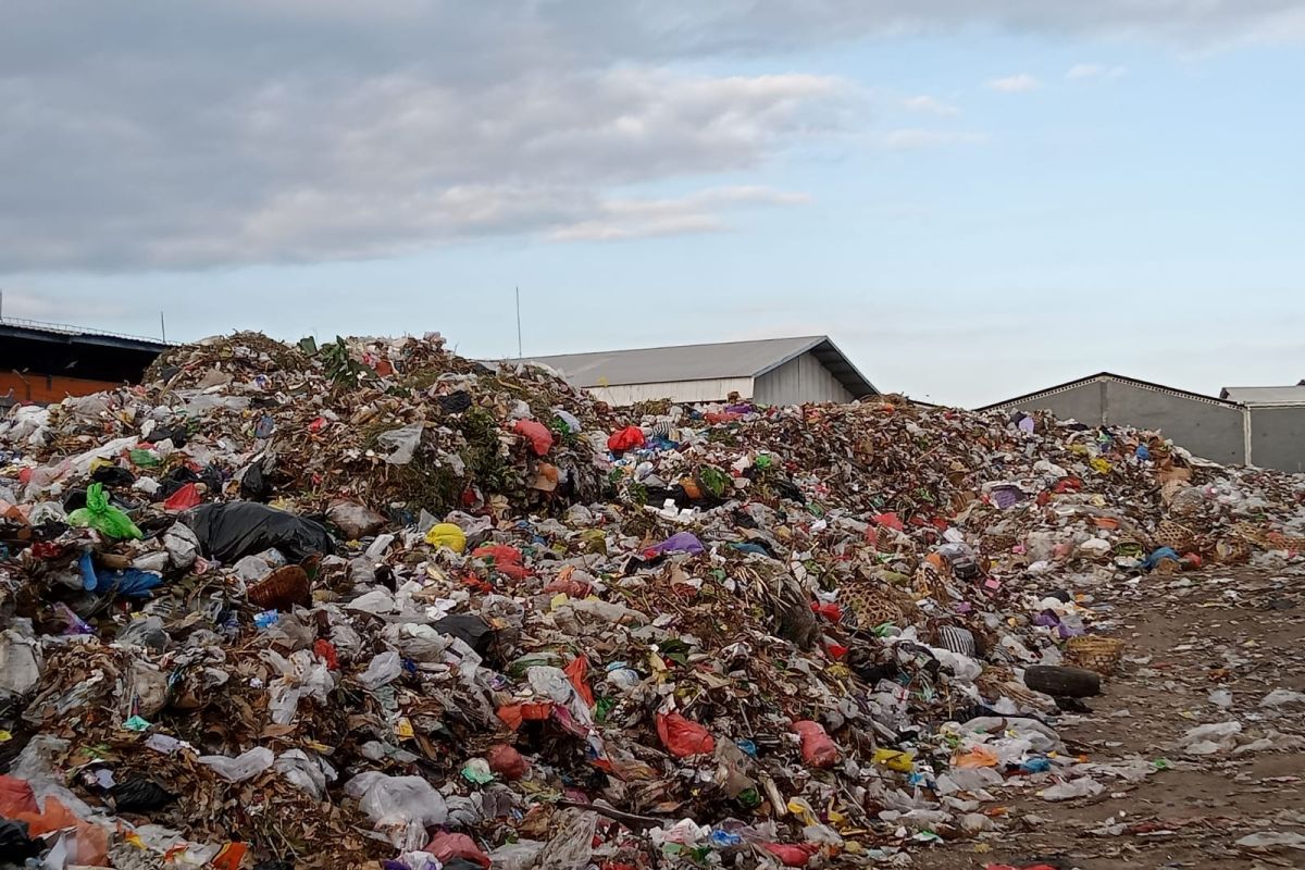 DLH Mataram sudah kembali bisa memasukkan sampah ke TPA regional