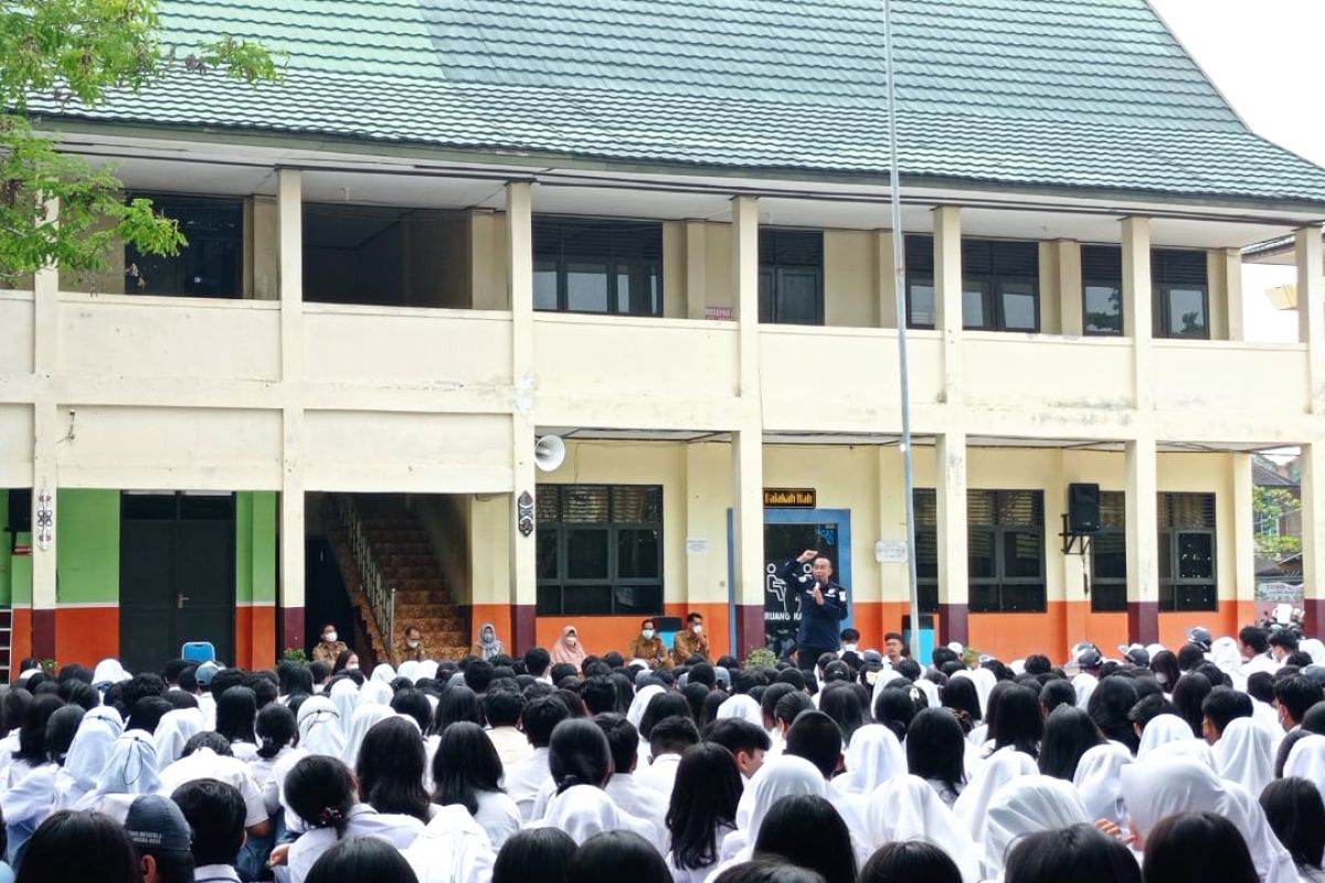 Polisi edukasi ribuan pelajar di Palangka Raya agar bijak bermedsos
