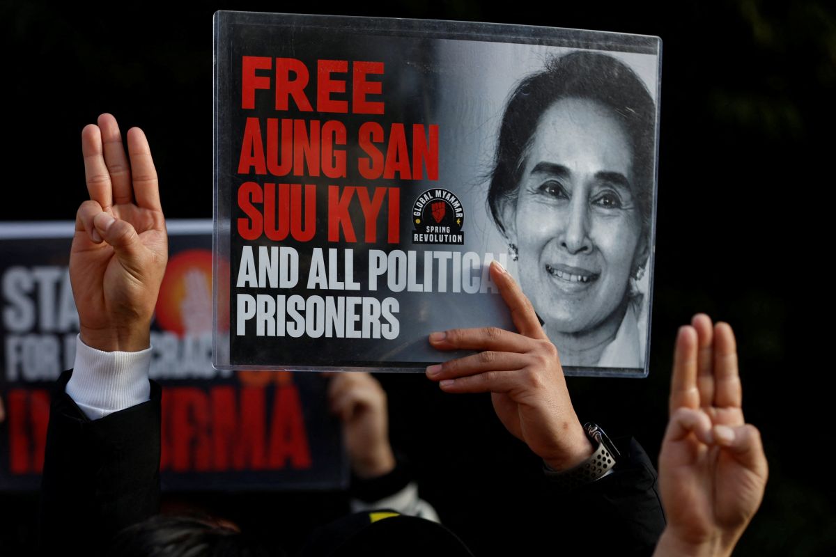 Aung San Suu Kyi sakit, junta tolak permintaan dokter dari luar