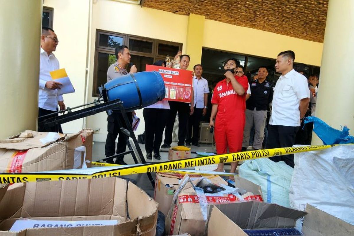 Polrestabes Semarang bongkar produsen  kosmetik ilegal