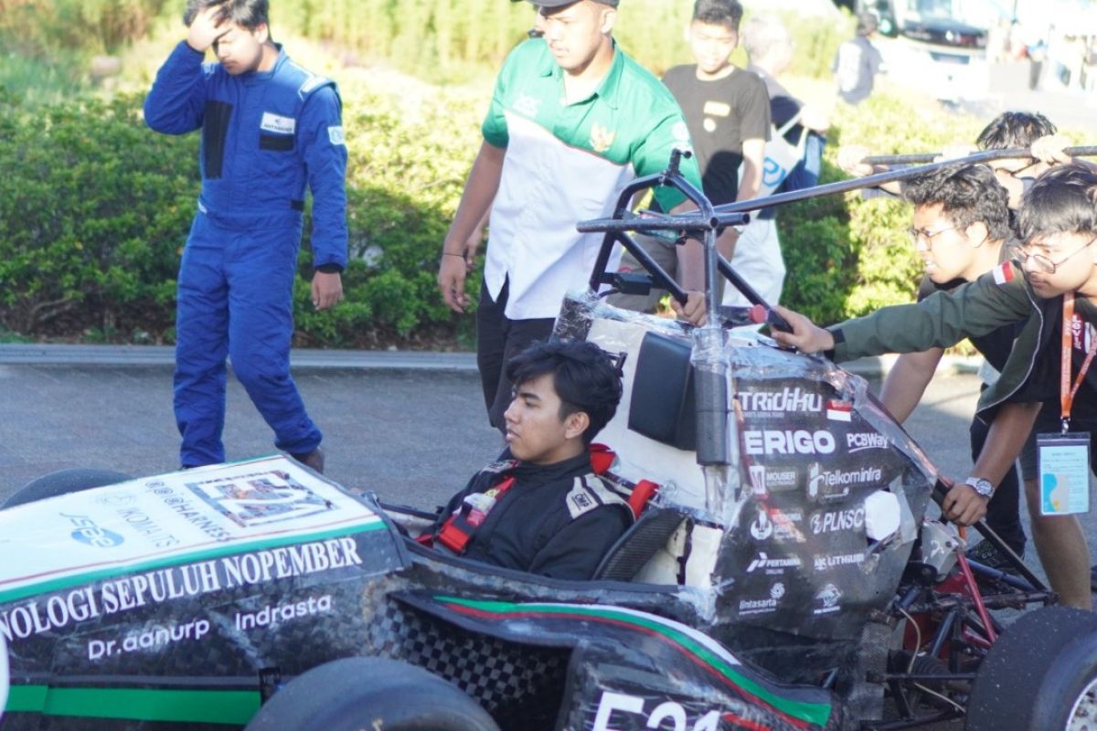 Anargya ITS sabet  dua penghargaan di FSAE Jepang