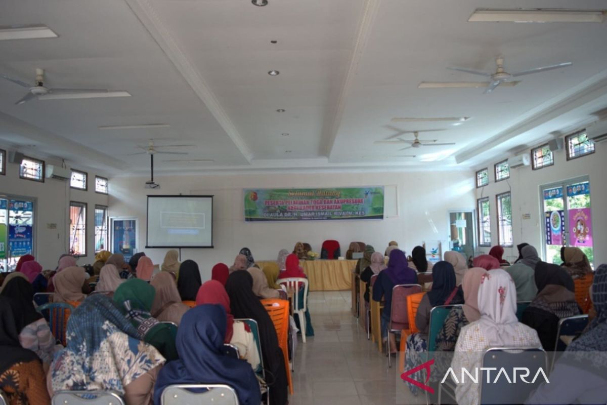 Dinkes Solok Berikan Pelatihan Kesehatan Tradisional Mandiri Ke Kader ...