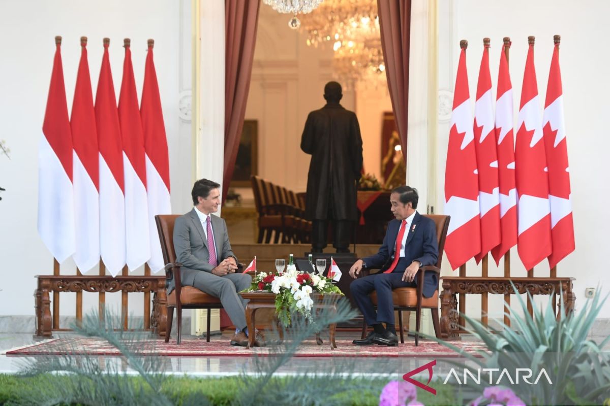 President receives Canadian Prime Minister at Presidential Palace in Jakarta