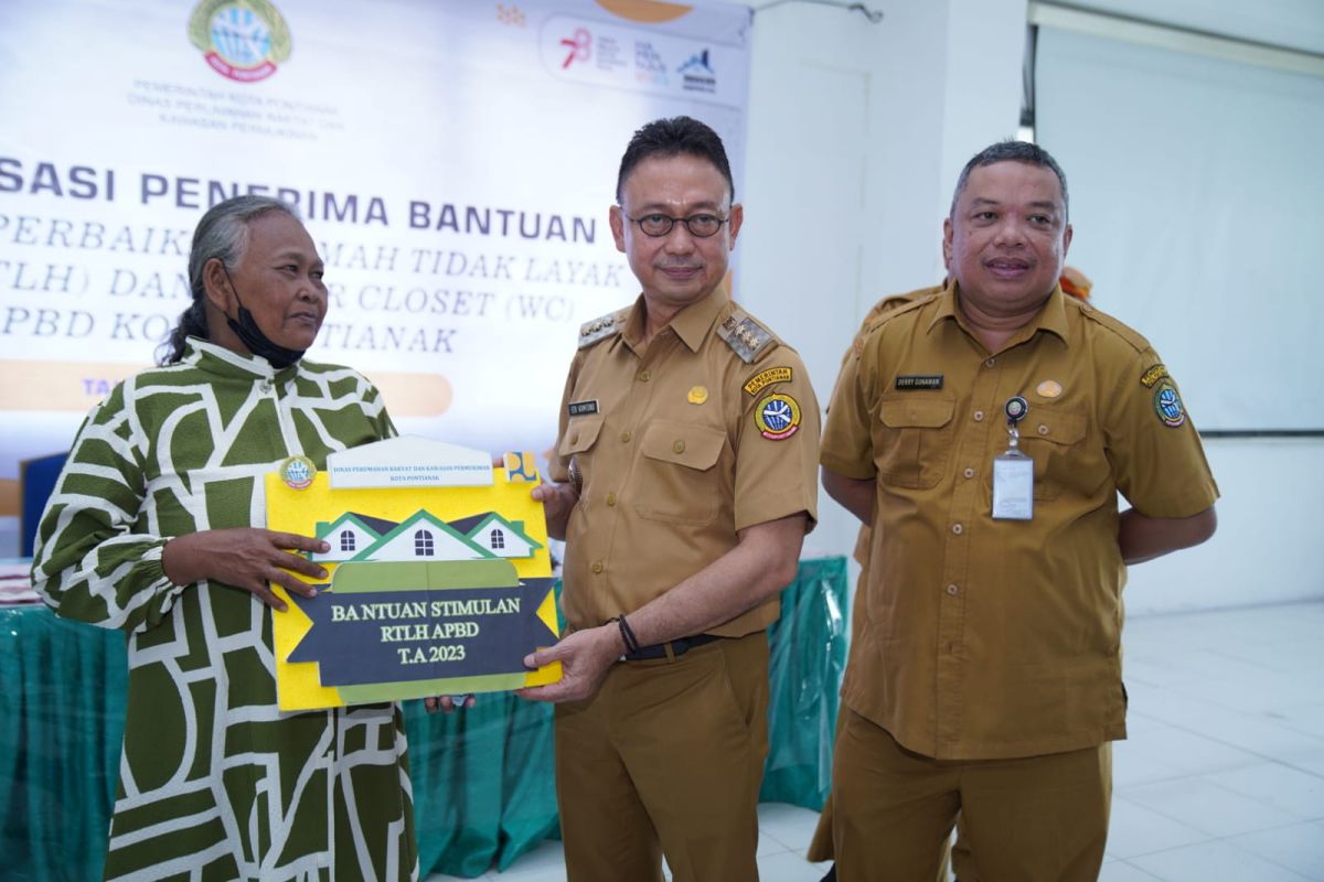 Pontianak bantu bedah rumah masyarakat berpenghasilan rendah