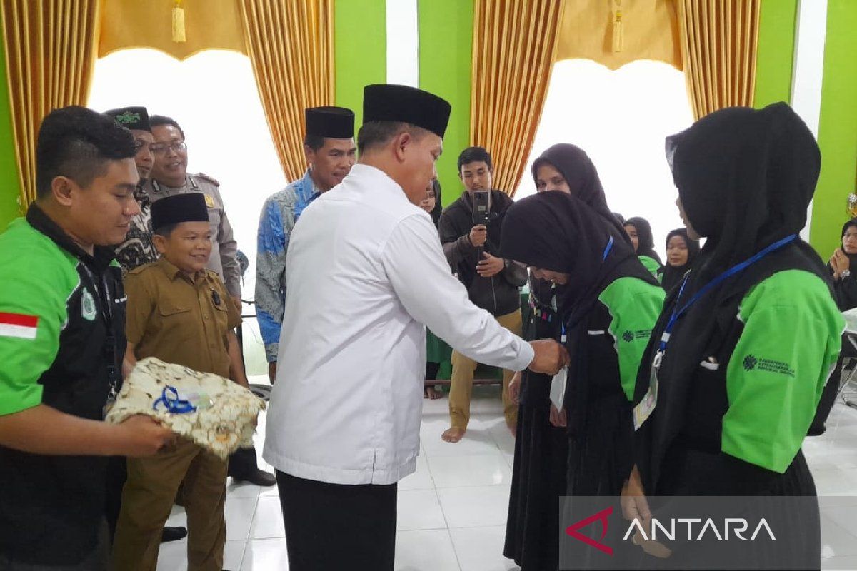 Pelatihan pembuatan pakaian di BLKK Ponpes Ruhul Islam Palas resmi ditutup
