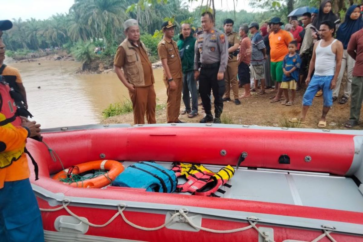 BPBD Langkat cari petugas kebersihan bendungan Sei Lepan yang tenggelam