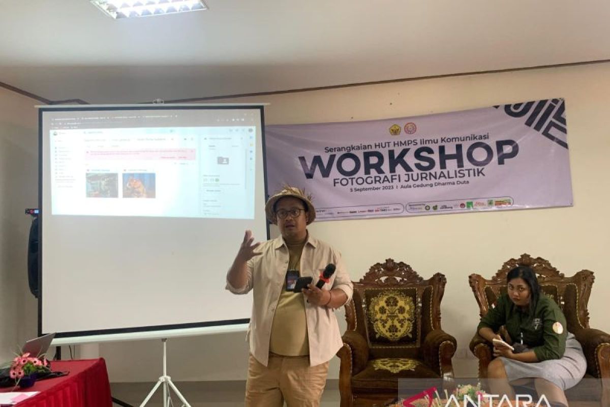 ANTARA Bali latih fotografi jurnalistik bagi mahasiswa STAHN Mpu Kuturan