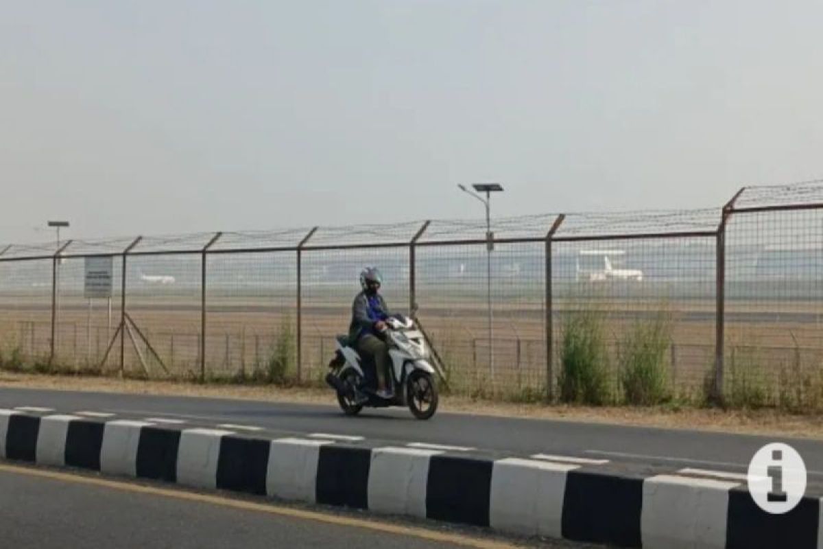 Kabut asap ganggu penerbangan di Bandara Syamsudin Noor Banjarmasin