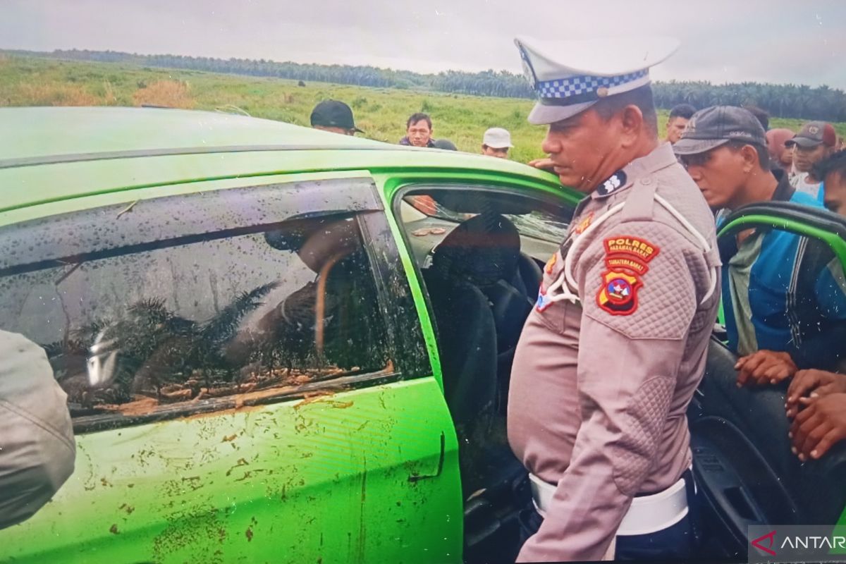 Dua orang meninggal dunia kecelakaan tunggal di Sikabau Pasaman Barat
