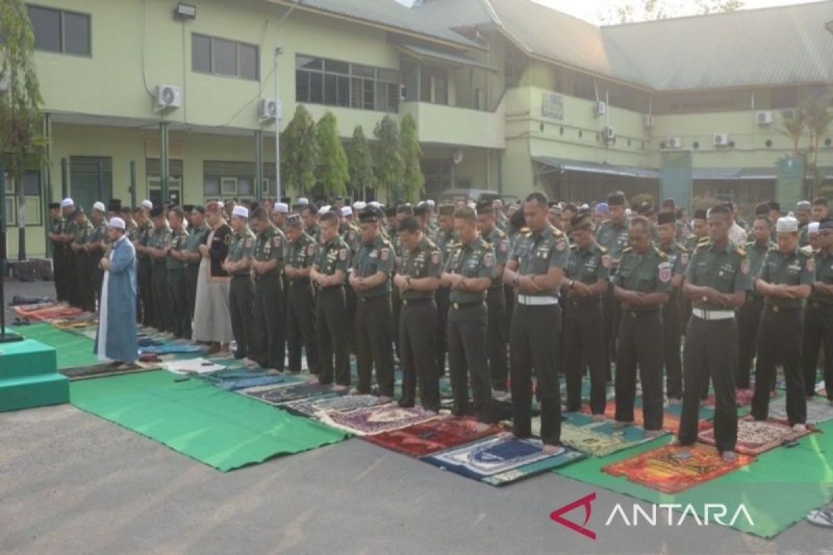 Atasi karhutla di Kalsel, Korem Antasari menggelar shalat istisqa