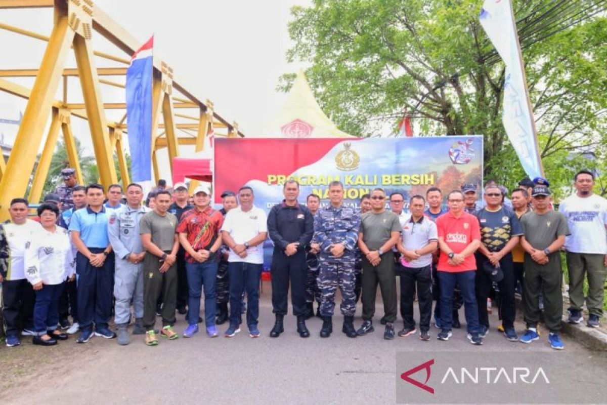 Kodim 1504/Ambon-Lantamal IX sinergi lakukan program kali bersih nasional