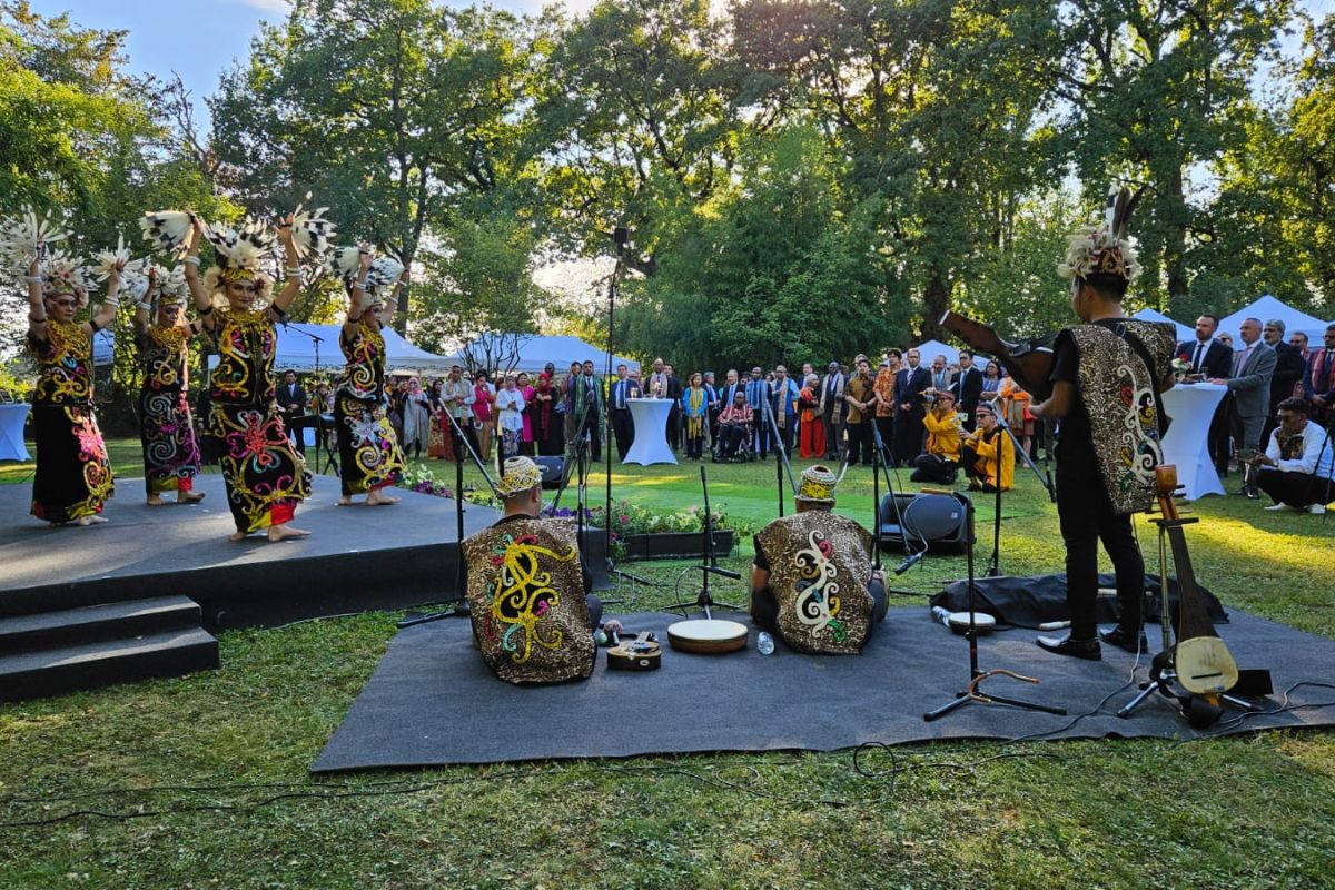 Budaya Kaltim tampil di Swiss, sekaligus promosi IKN Nusantara