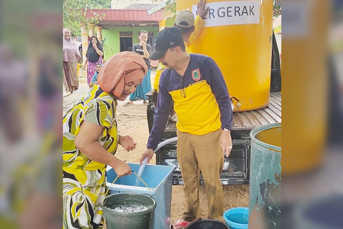 Kalsel distribusikan air bersih bagi warga terdampak kekeringan