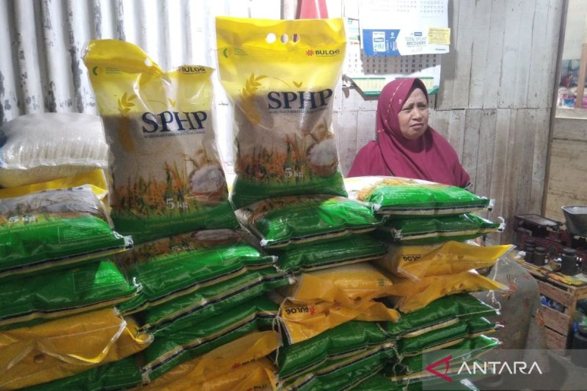 Bulog pasok beras program SPHP ke pasar tradisional di Kudus