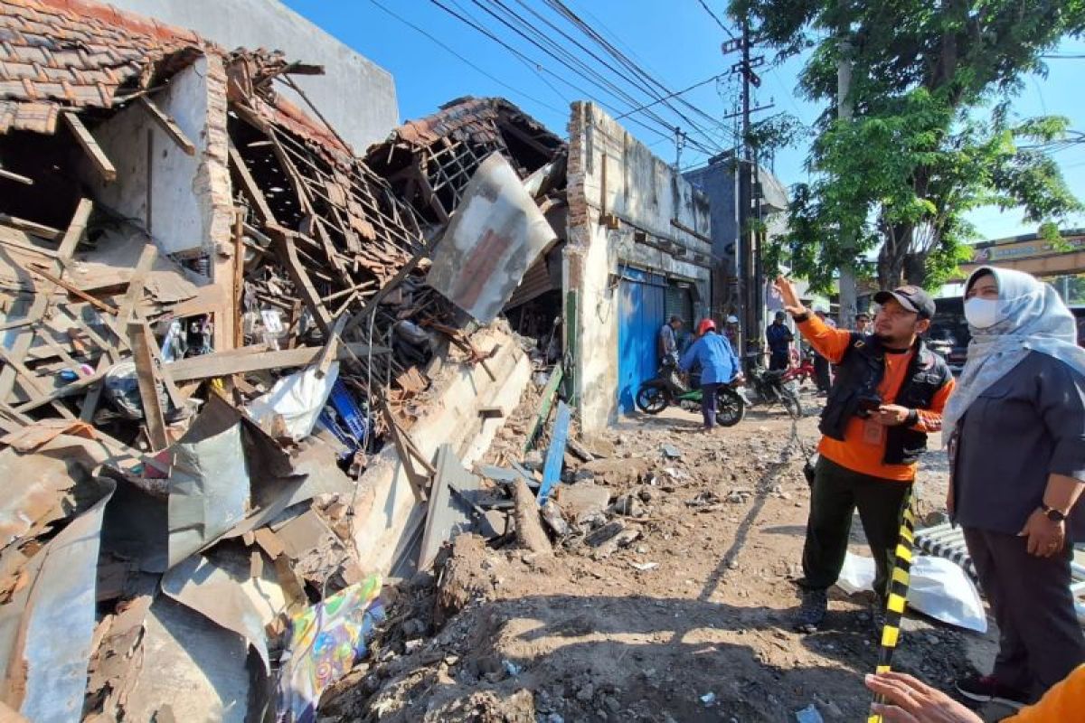 Pemkot gerak cepat bantu evakuasi rumah ambruk di Kapasari