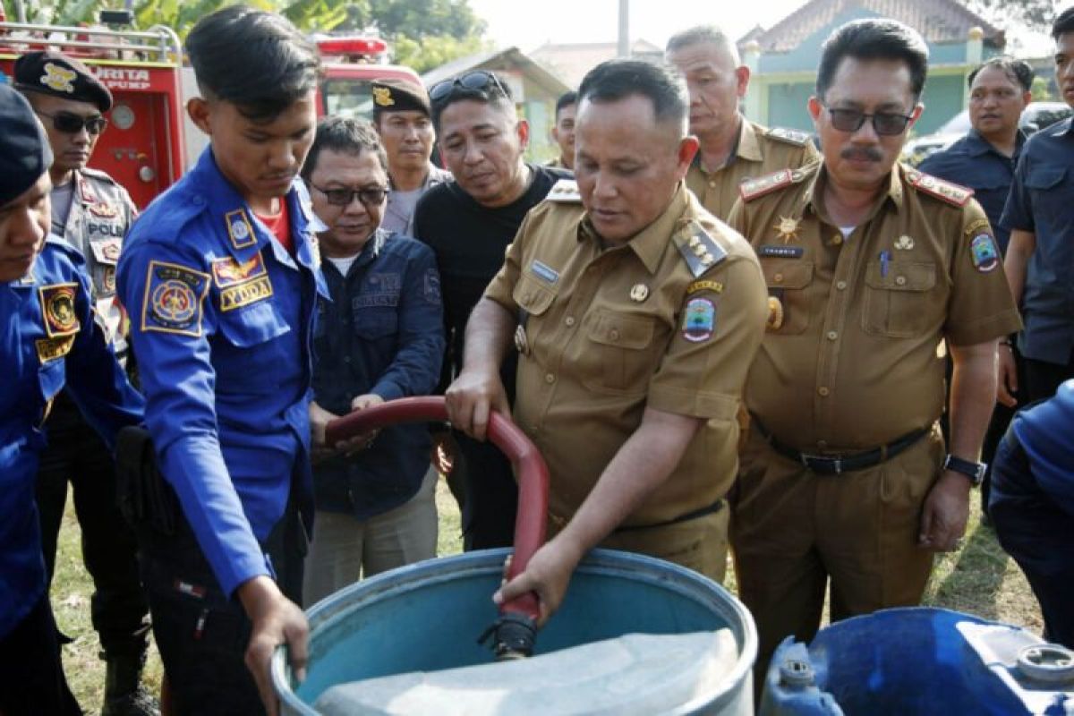 Nanang Ermanto bantu warga kesulitan air bersih