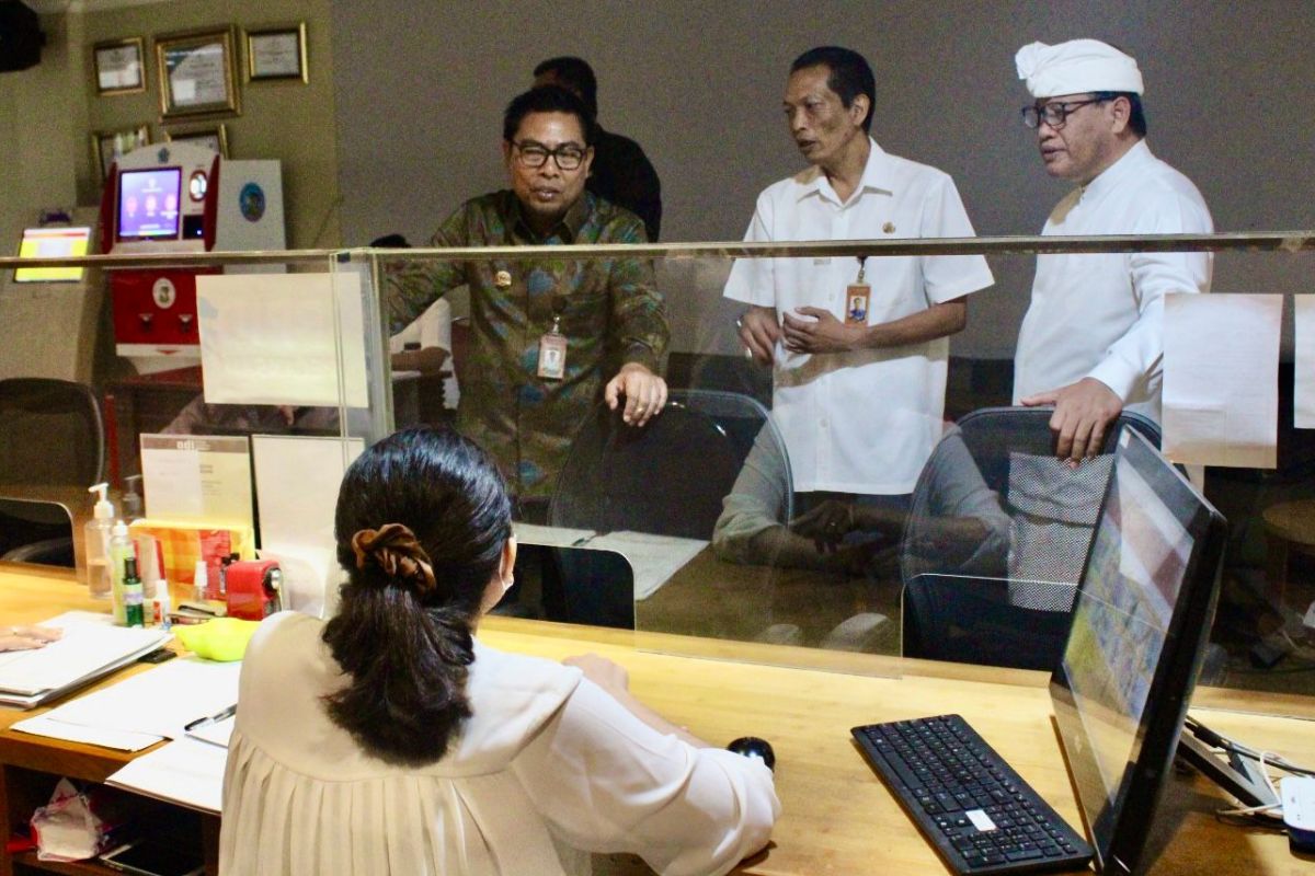 Wawali Denpasar sidak mal pelayanan publik pastikan layanan optimal