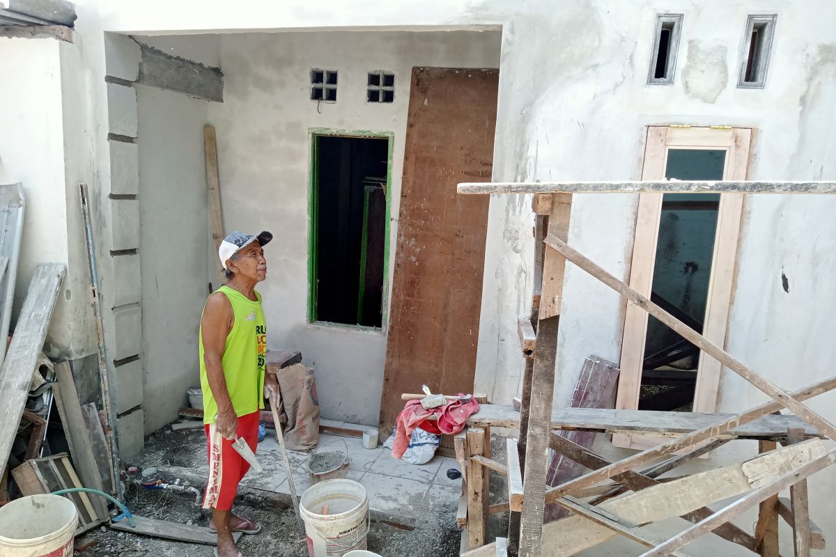 Baznas Mataram merenovasi 30 rumah warga miskin ekstrem
