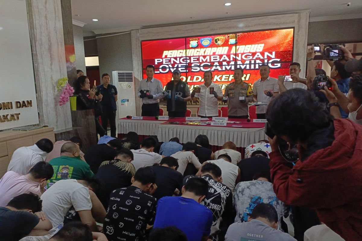 Polisi kembali tangkap 42 WN China jaringan "love scamming" di Batam Kepri