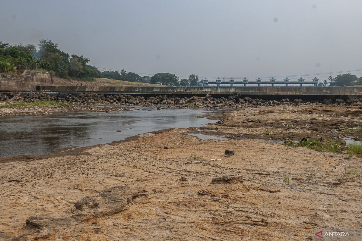 Penyusutan air Sungai Ciujung