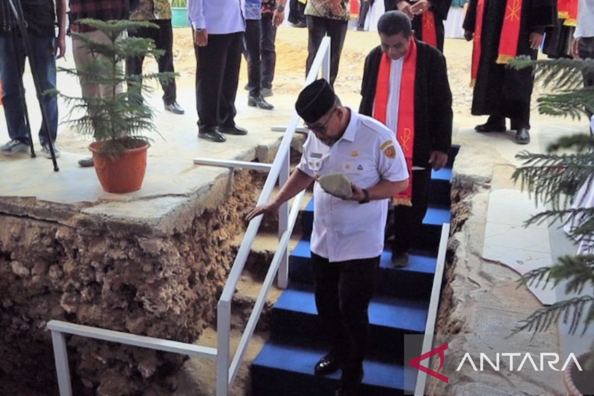 Gubernur Maluku kemukakan gereja sebagai sarana membangun relasi sesama manusia